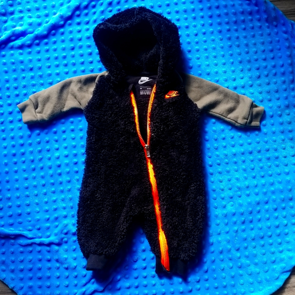 Nike Hoodie one piece outfit size 3 mo.